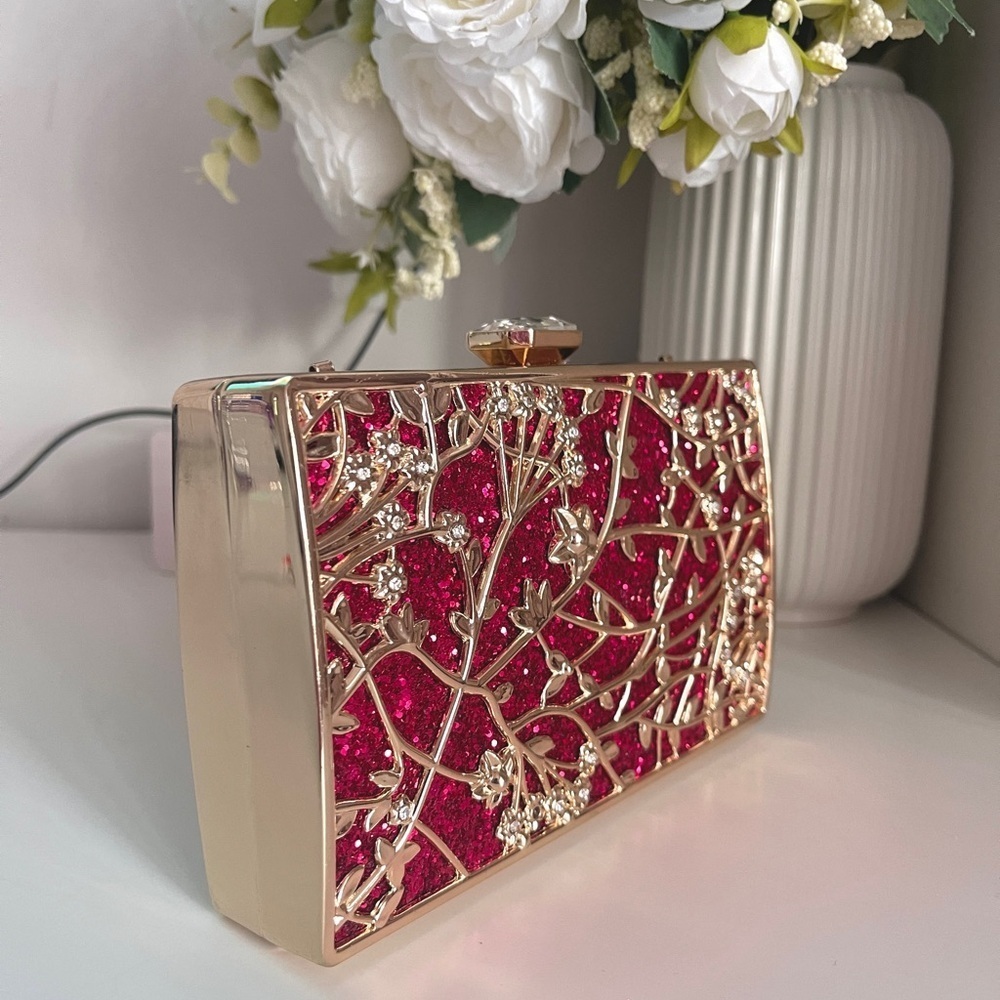 Elegant Red Clutch with Gold Accents Christmas/New Year's Party - Picture 3 of 5